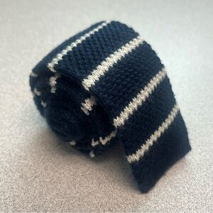 American Eagle Outfitters Knit Square Tip Tie Acrylic Wool Y2K Navy White Stripe
